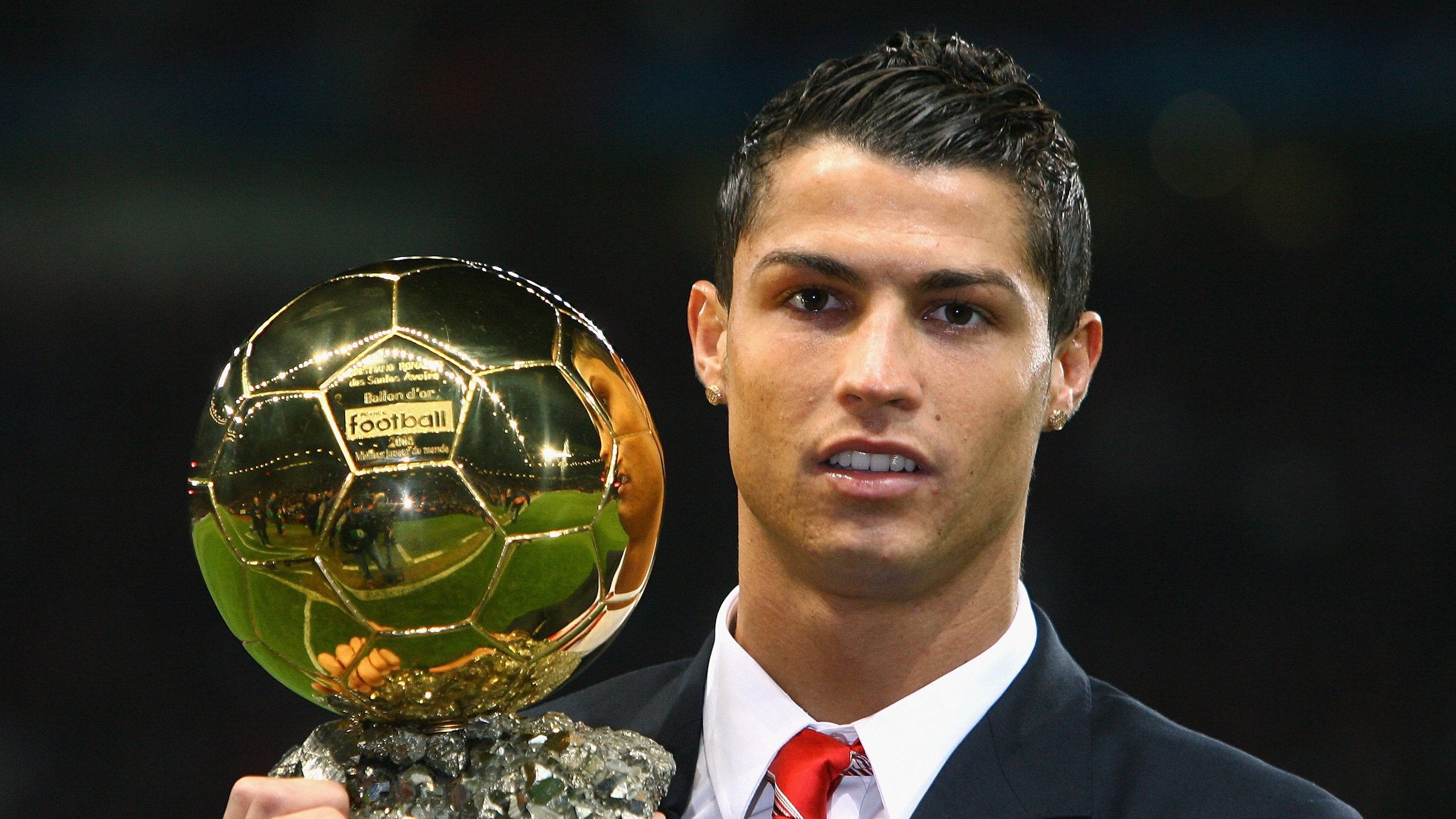 意大利主力门将唐纳鲁马王牌表现引关注，搞僵了!各队压价没人愿意高薪签唐纳鲁马