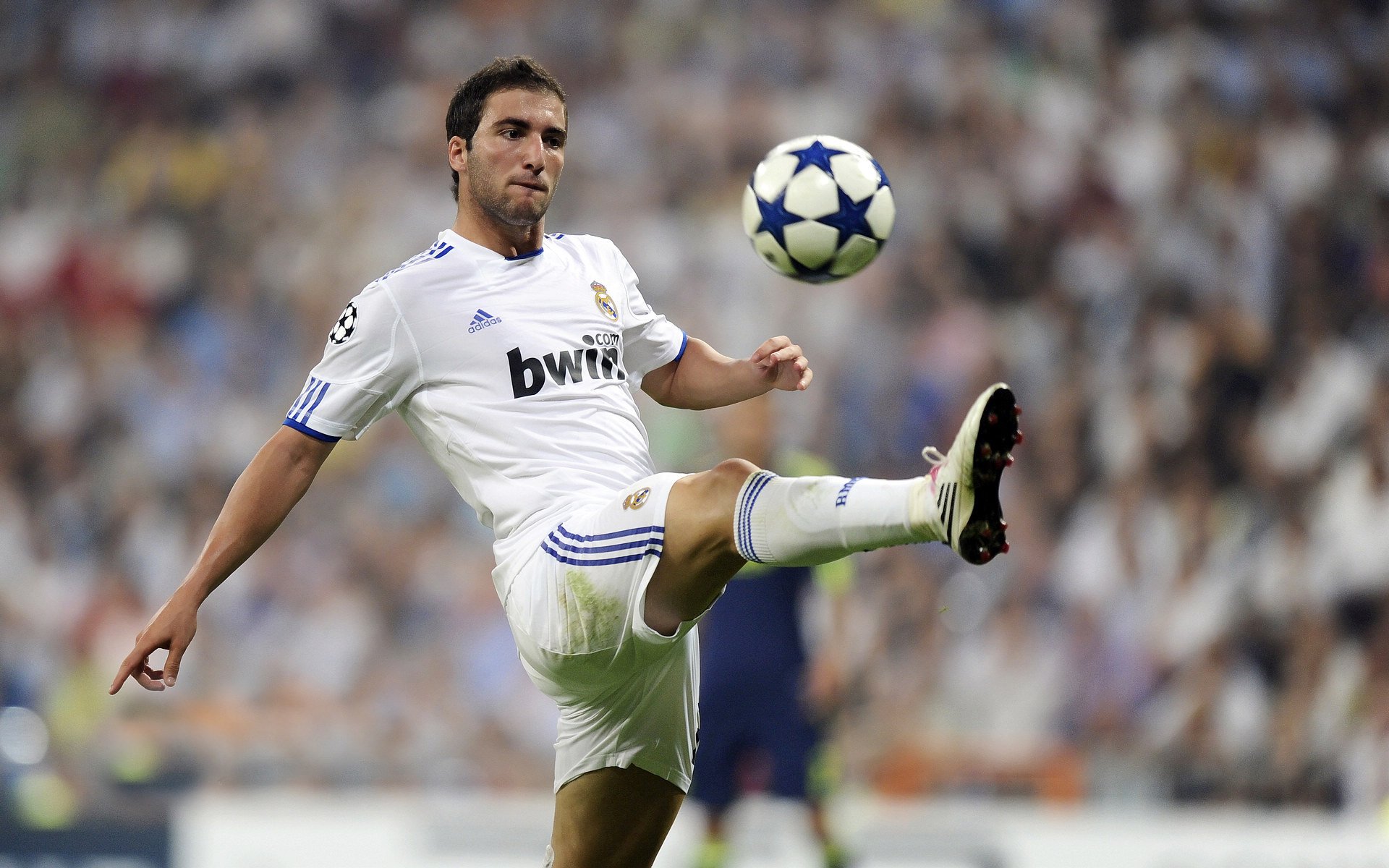 红牌事件频发，裁判组织将加强比赛执法，红牌判罚的几种情况